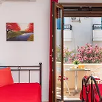 Naxos Diamond 公寓式酒店