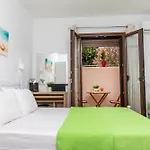 Naxos Diamond Aparthotel 3*